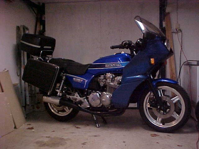 �ke Persson's Honda CB900F