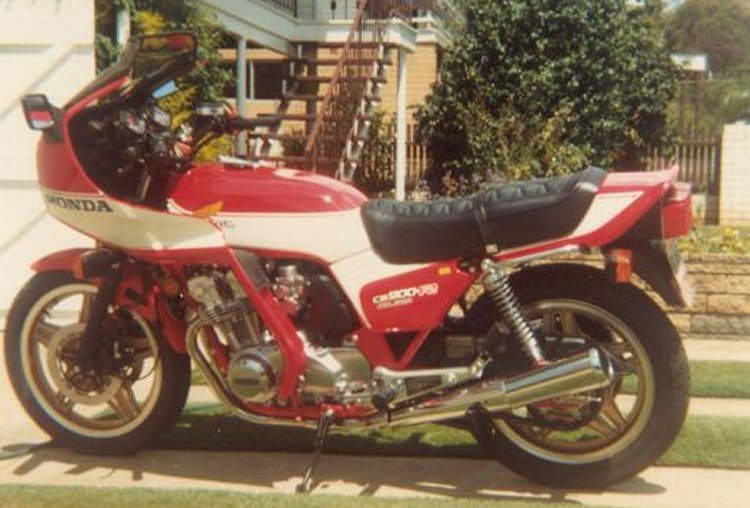 Nev Phillips' Honda CB800F Photo #1