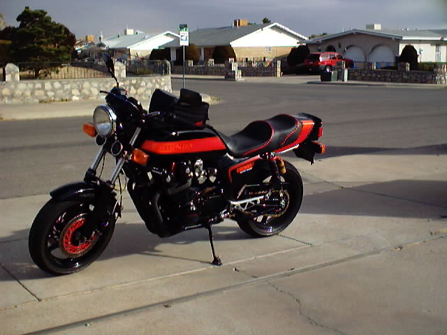 Richard Ramos' 1981 Honda CB900F Photo #2